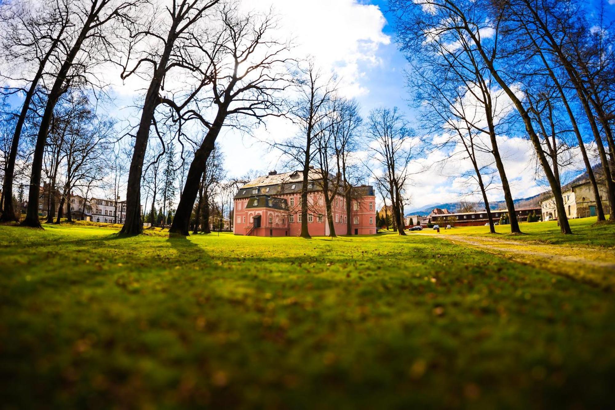 Palac Spiz Milkow Kolo Karpacza Bagian luar foto